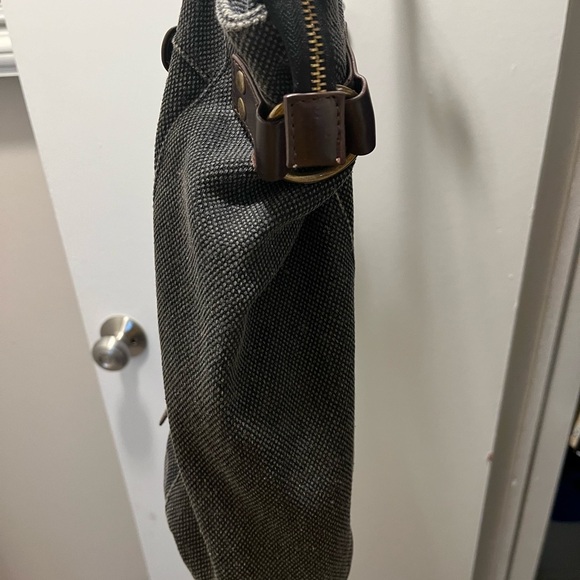 BDG BLACK CANVAS TOTE BAG WITH LEATHER HANDLES. - Picture 4 of 12